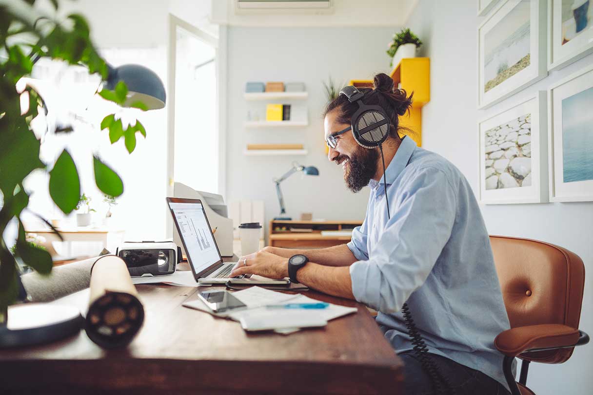 5 Ways to Help Prevent Hearing Loss From Headphones and Earbuds